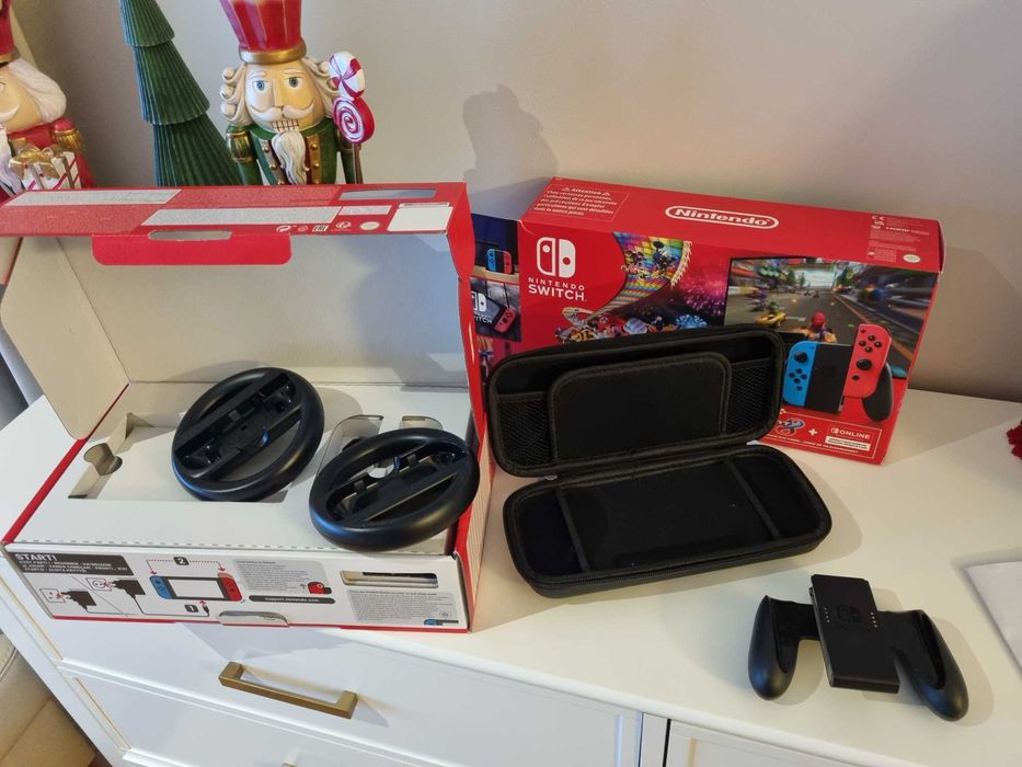 Nintendo Switch konsola / duży zestaw MarioKart DeLuxe