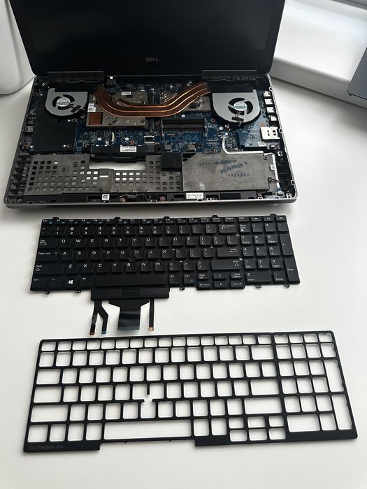 Dell Precision 7710 i7-6820HQ. 17.3 FullHD. Nvidia Quadro M4000M 4GB