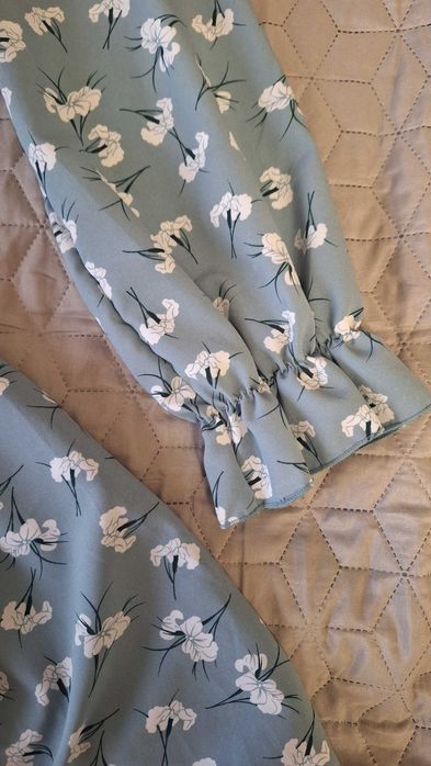 Сукня жіноча міді