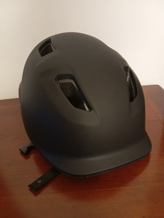 Capacete de bicicleta da marca B'TWIN pouco usado