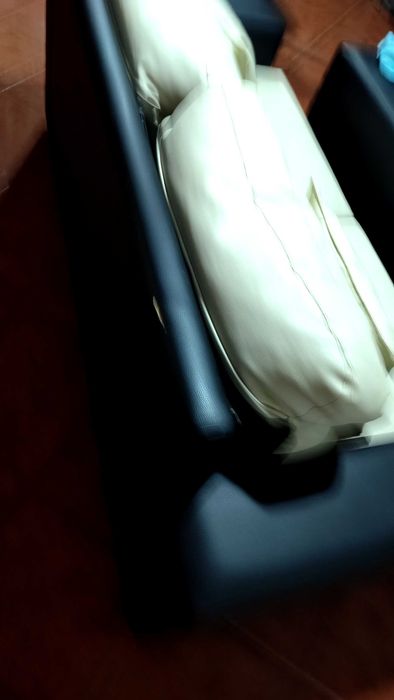 Sofá preto e branco