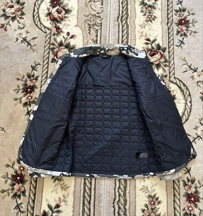 The north face  лекгий пуховик multicam