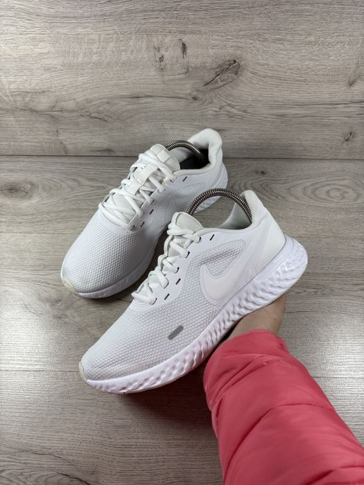 Nike  чоловічі бігові кросівки 42 розмір