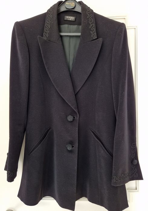 Blazer Cerimónia Toypes 40 Senhora

Em muito bom estado. 

Entrego na