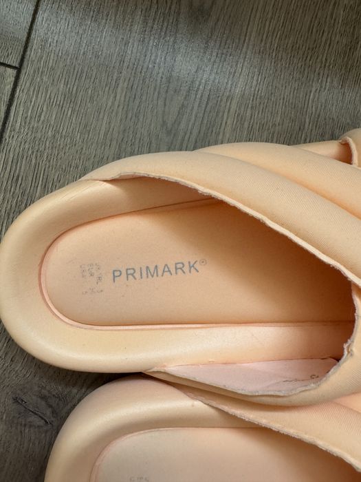 Женские шлепанцы