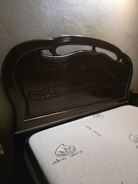 Mobilia de quarto de madeira