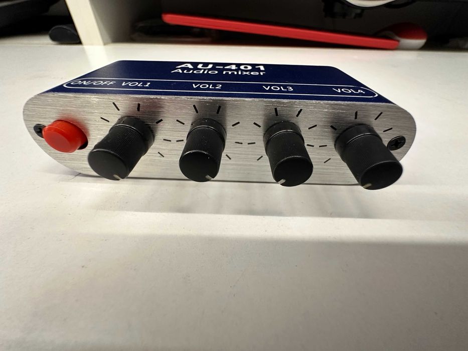 Dykb 4-drożny mikser audio stereo