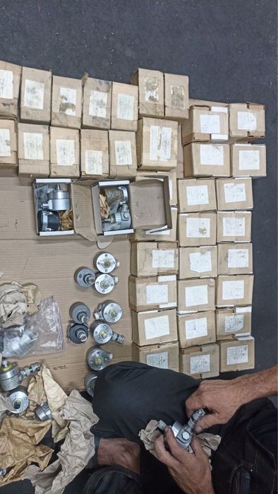 Соединитель ШПЛМ-3 штепсель + крепежное кольцо для указателя ЕДМУ-6