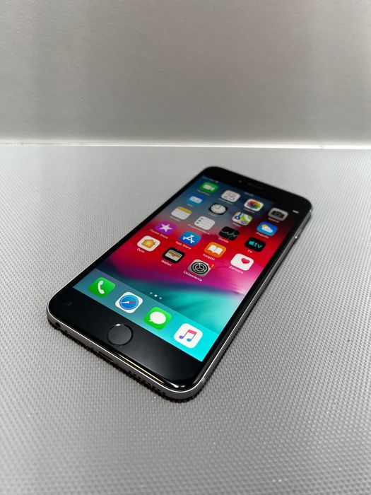 Telefon iPhone 6 Plus pojemność 16 GB bardzo ładny stan