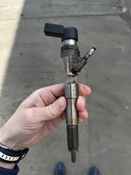 Форсунка паливна Renault Nissan 1.5 Continental VDO Siemens