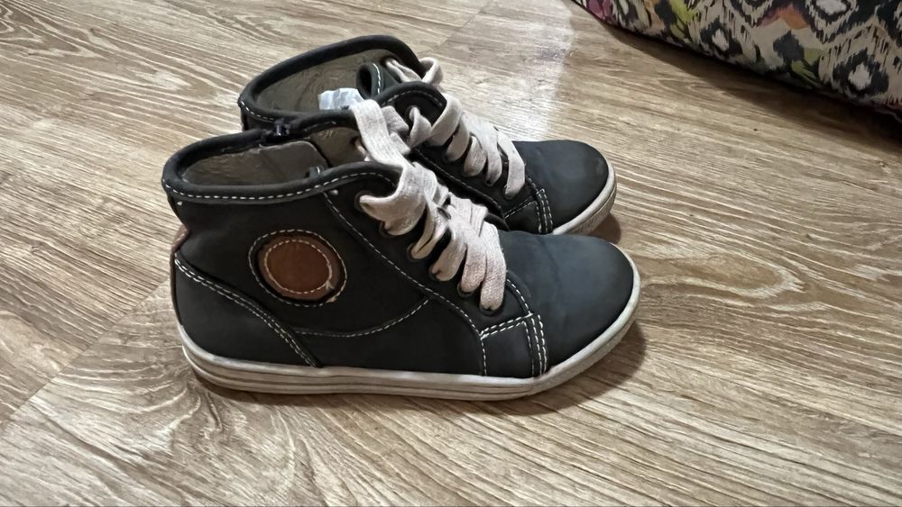 Buty jesienne lekko ocieplane 27 chłopiec