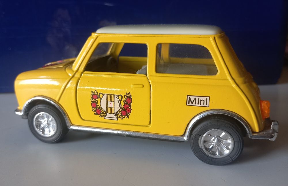 Morris mini (miniatura)