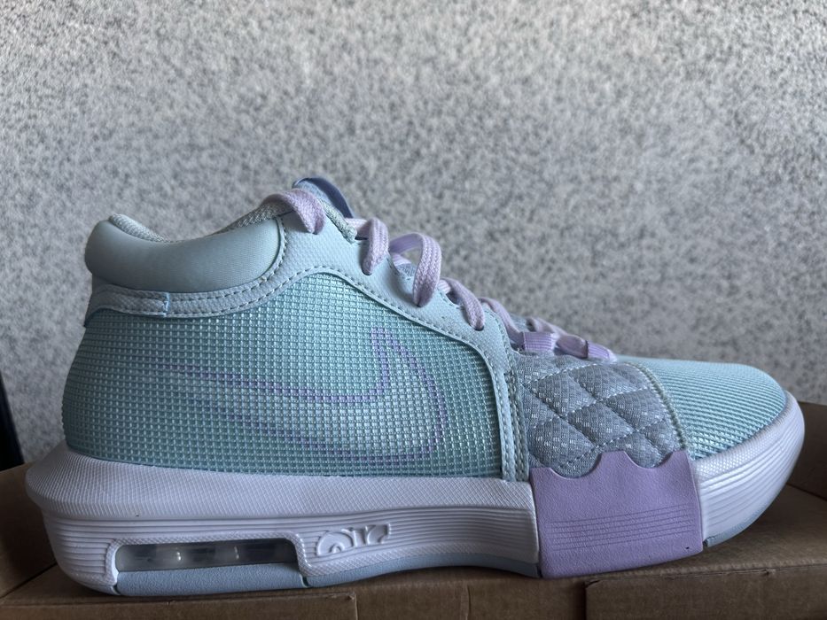 Nike LeBron Witness 8, взуття дл баскетболу та  тренувань