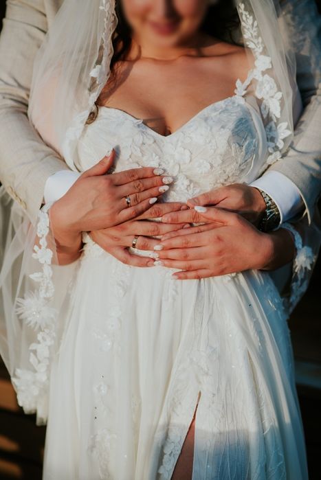 Suknia ślubna z odpinanymi rękawkami + metrowy welon