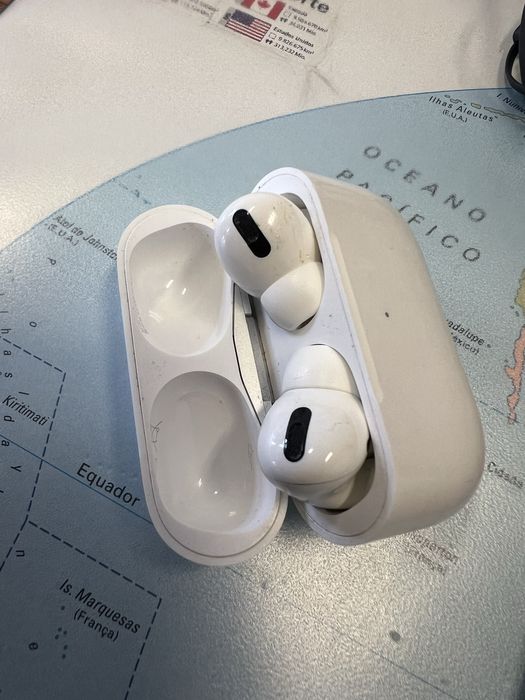 Caixa airpods pro a funcionar na perfeicao