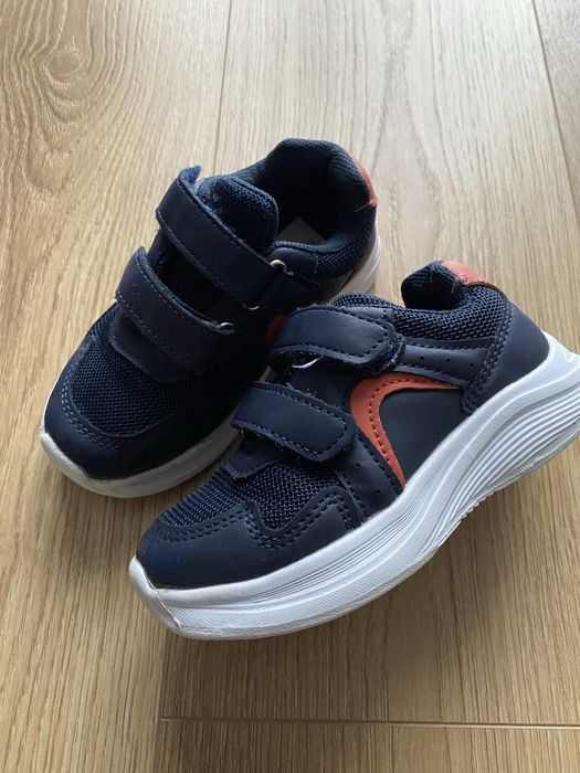 Adidasy chłopięce granatowe 26