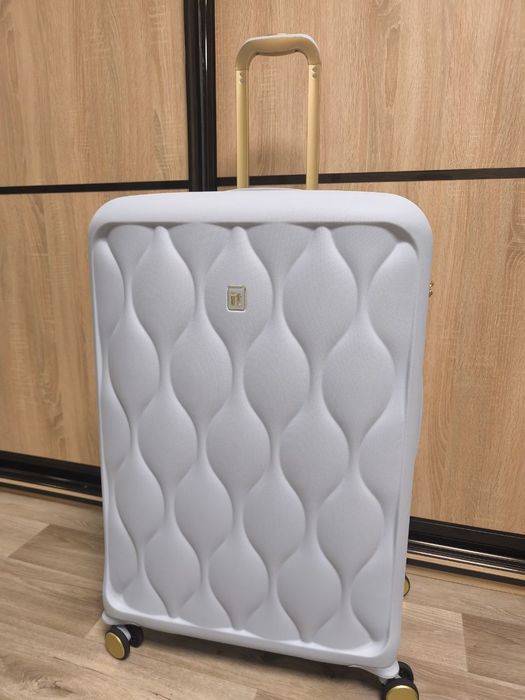 Большой  дорожный чемодан, Валіза великого розміру, гігант фірмовий