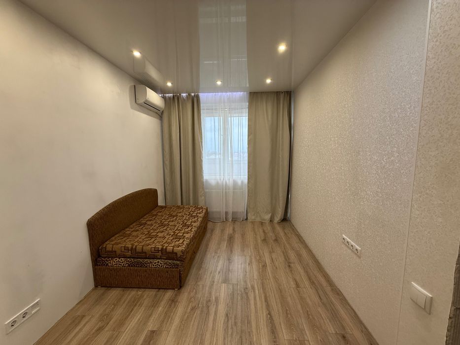 Чудова двокімнатна в сучасному будинку