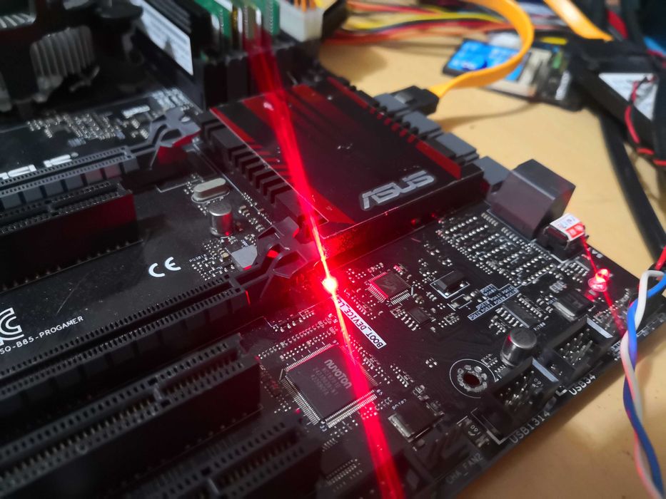ASUS B85-Pro Gamer LGA1150 ATX – SupremeFX – I/O Shield – Testada