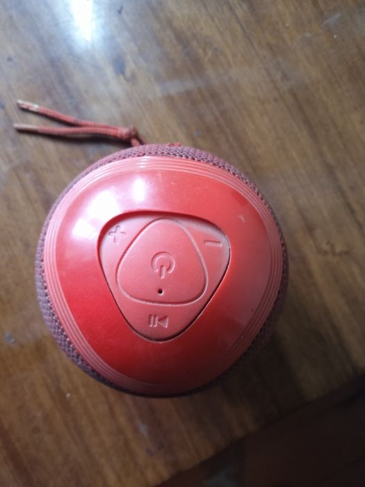 Продам блютуз колонку