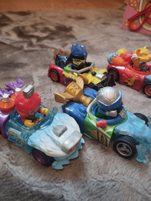 Sprzedam autka T-racers