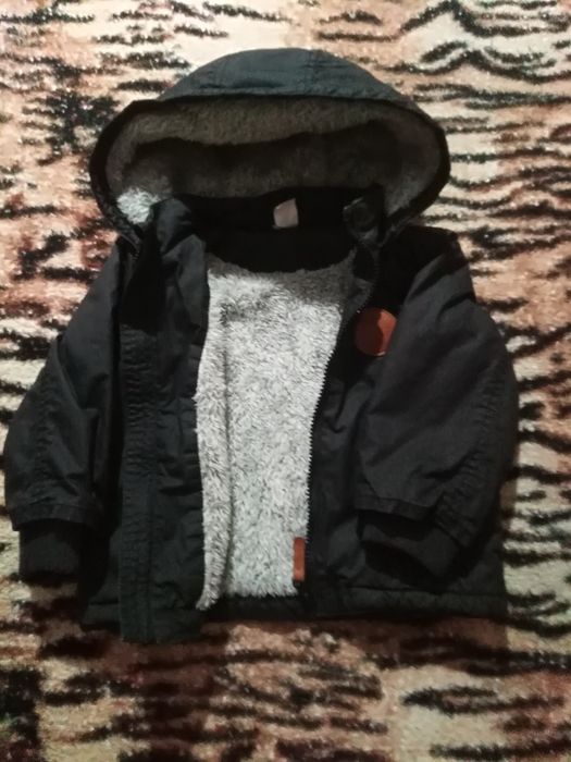 Осенняя куртка для мальчика тёмно-серого цвета от H&m