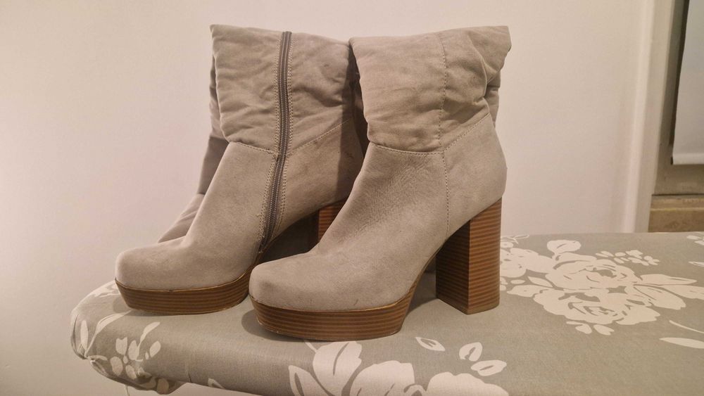 Botas Catwalk Tamanho 37 Cinzentas