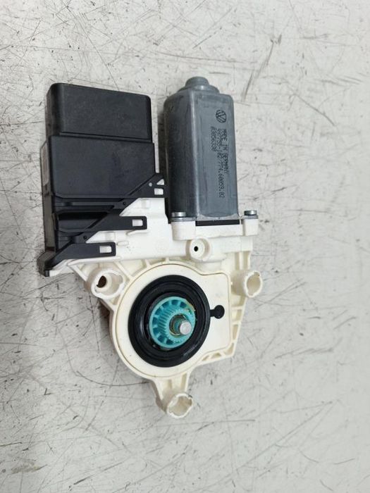 Motor de vidro traseiro direito - VOLKSWAGEN PASSAT Variant (3C5) | 05 - 11