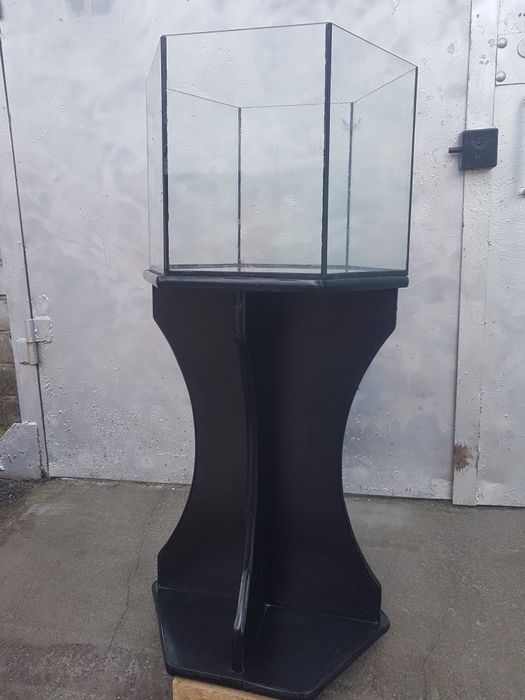 Аквариум на тумбе 25-30л.