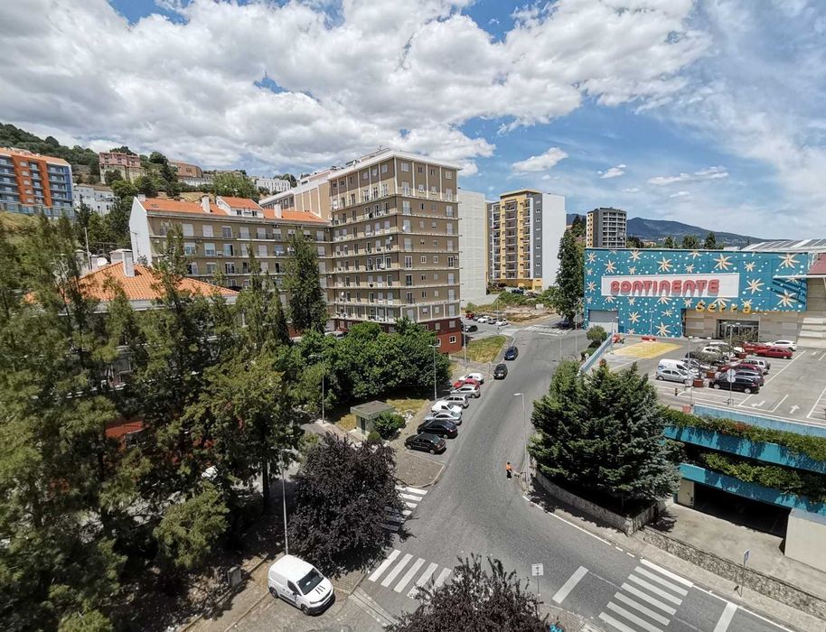 Arrenda-se 2 lugares estacionamento na Alameda Europa - Serra Shopping