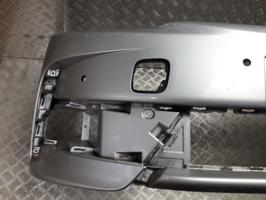 Toyota corolla e16 lift zderzak przód