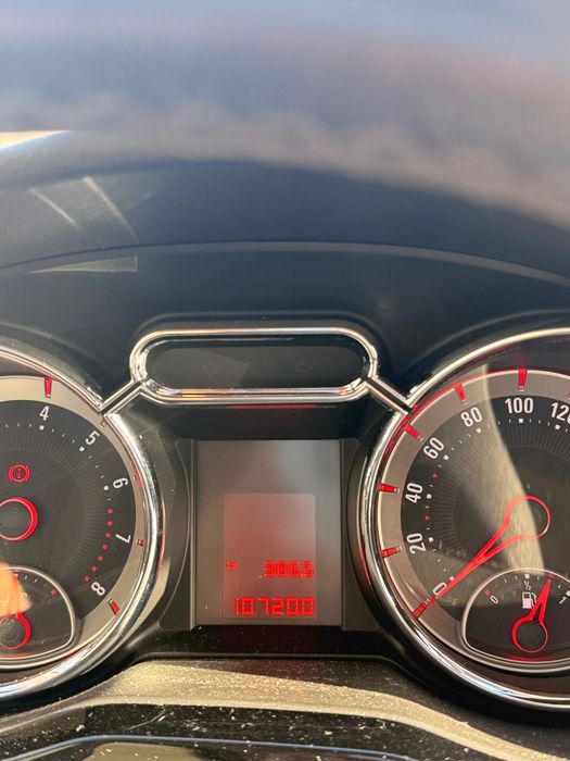 Carro citadino Opel Adam Glam
