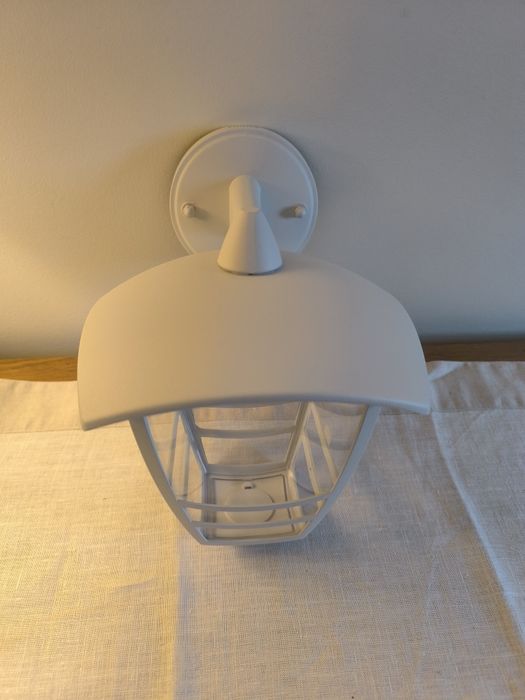 Vendo Candeeiro/aplique Philips novos na caixa para exterior