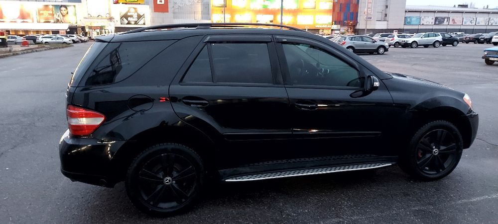Продам Mercedes ML 350. Макс. комплектація.