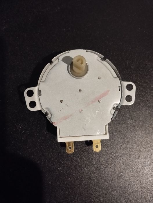 Silniki synchroniczne do talerza mikrofali