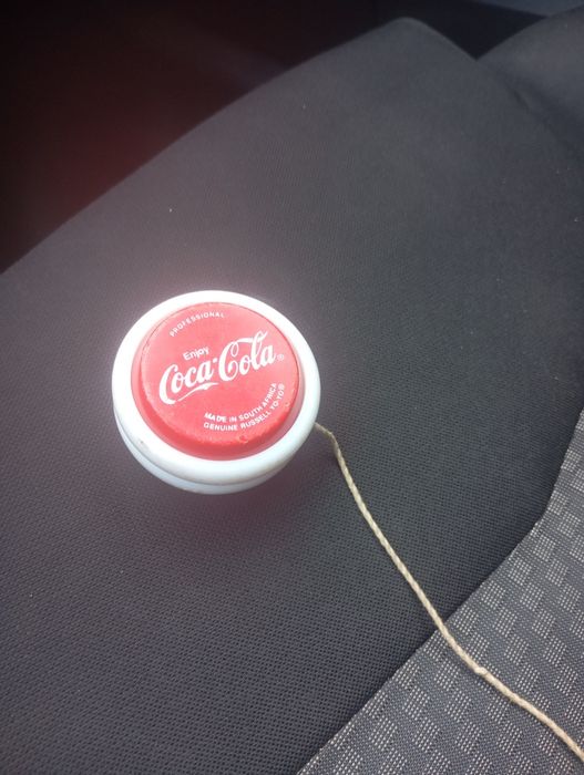 YO YO coca cola .