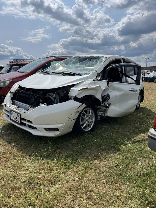 Під відновленя Nissan Note 2017 рік