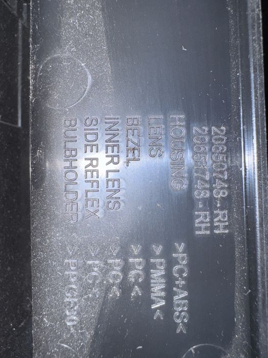 Farolim  tras direito fiat doblo