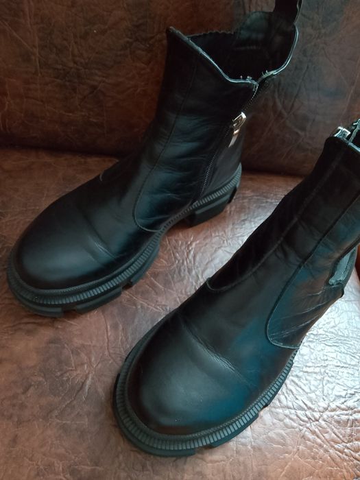 Кожаные ботинки - размер 36