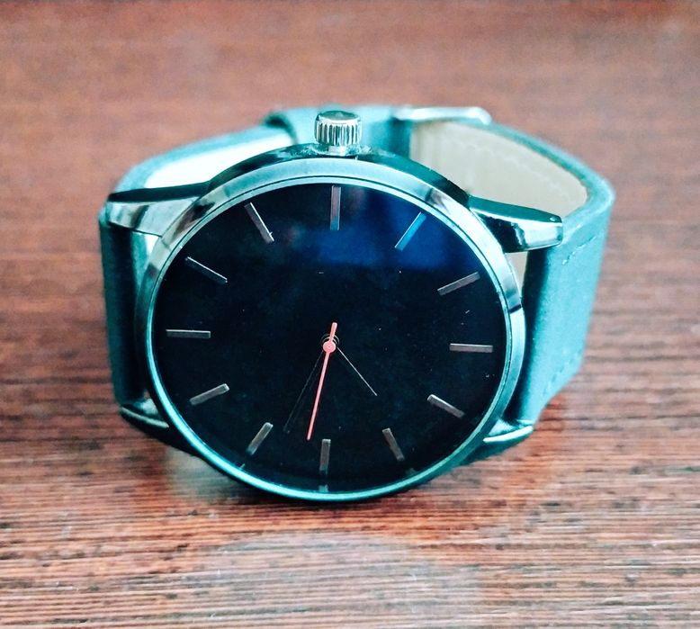 Чоловічий годинник