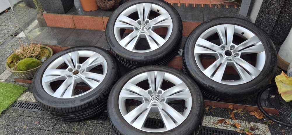 FELGI Aluminiowe 18" z oponami letnimi Continental. Skoda, VW, Seat