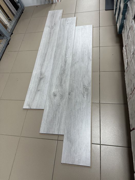 Ламінат KRONOTEX "D4956" 8мм/32клас 4V 5G замок DE 495грн/м2