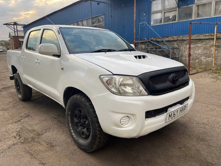 Toyota Hilux (Тойота Хайлюкс Рестайлінг) 2009 Рік 2,5  Дизель Механіка Повний привід 4Х4 Гарний Пікап