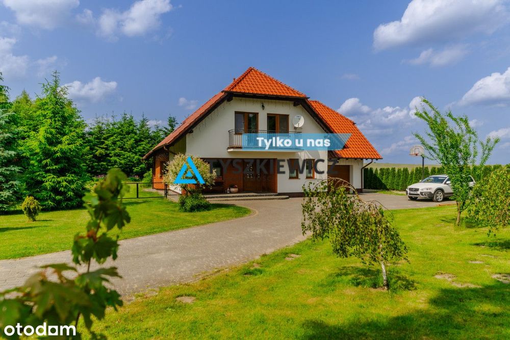 Dom z dużą działką.