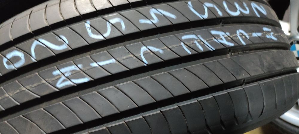 Pneus 235/45/20 Michelin semi novos