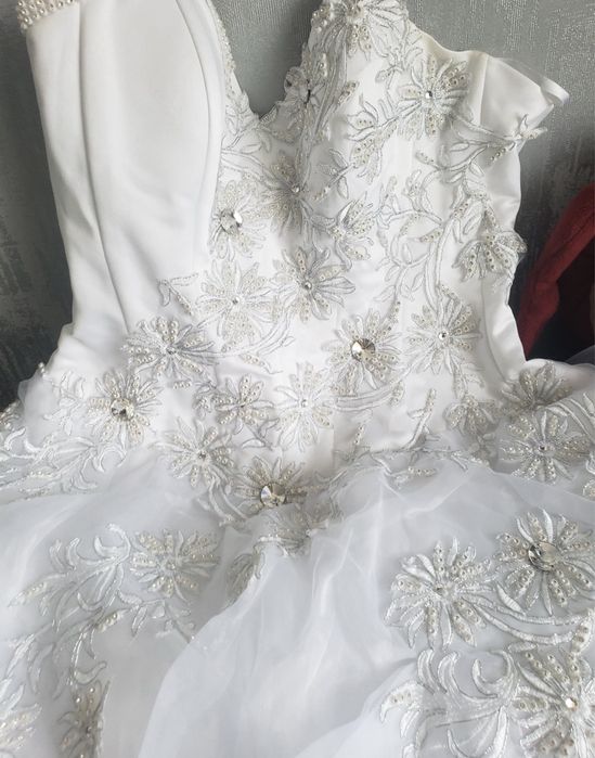 Сукня для особливого дня весільна