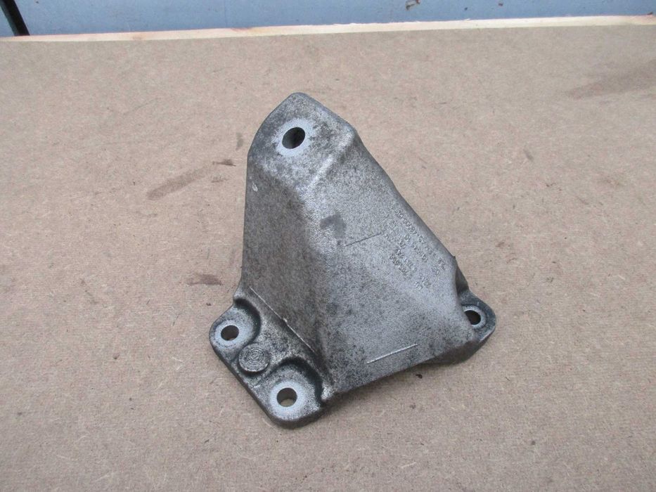 Łapa wspornik silnika BMW F10 F11 2.0D N47