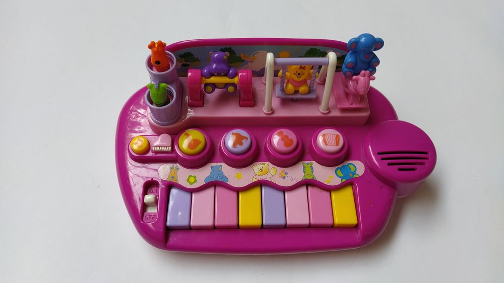 2 pianos de brincar