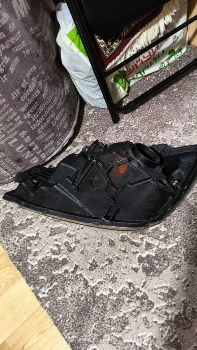 Продам правую фару Mitsubishi Lancer 9