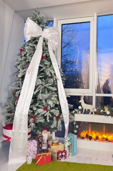 Аккуратный бант на ёлку